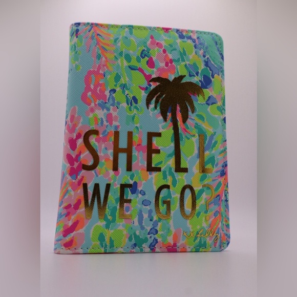 Lilly Pulitzer “Shell We Go?” Passport Holder Case Catch the Wave Print - Picture 1 of 4